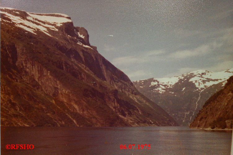 Fähre über den Geirangerfjord