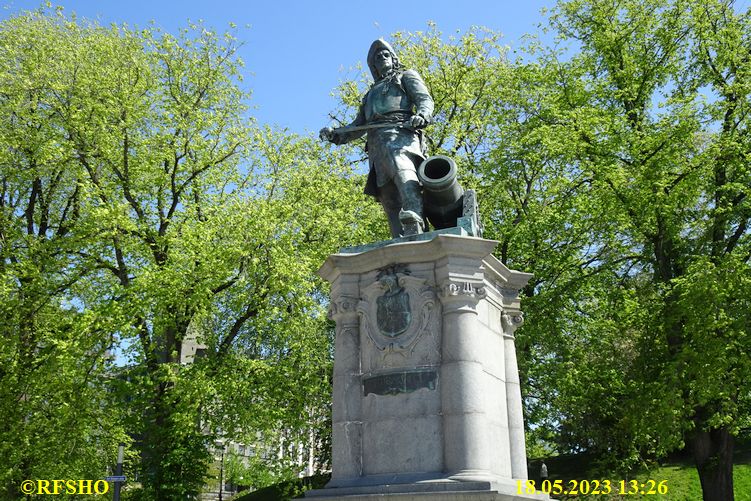 Oslo, Rådhusplassen − Tordenskioldsstatuen