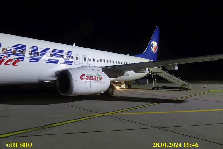 Boeing 737-800 am Flughafen EDVE