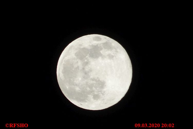 Mond 93,8% abnehmend, Ringstraße