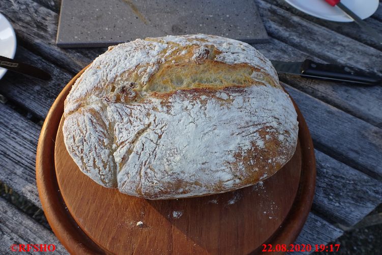 Ringstraße, Petra hat Brot gebacken