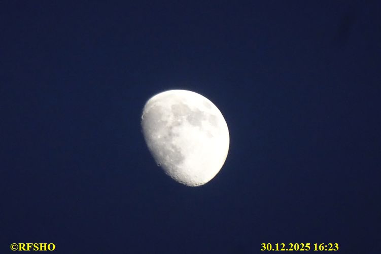 Ringstra&szlig;e, Mond