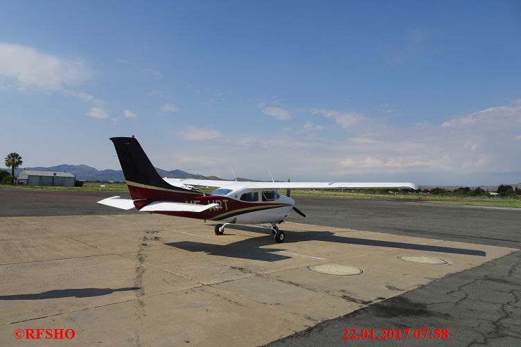 Flughafen Windhoek Eros FYWE, Cessna 210 V5-WPT