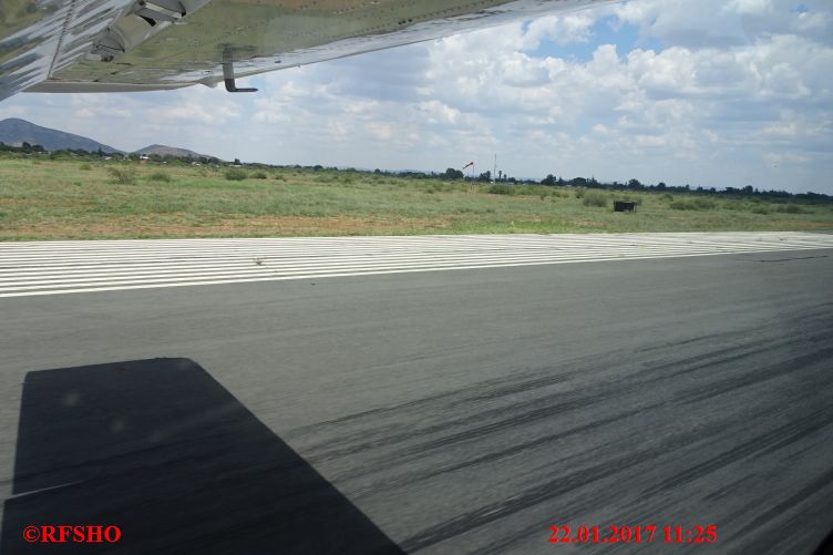 Flughafen Windhoek Eros FYWE, Landung