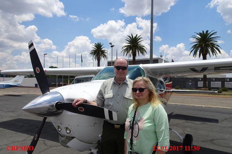 Flughafen Windhoek Eros FYWE, Cessna 210 V5-WPT