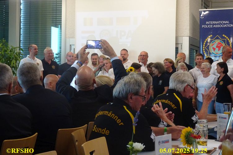 IPA Marsch, Abschluss