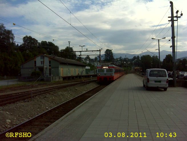Voss Station, Tog 1809 til Bergen