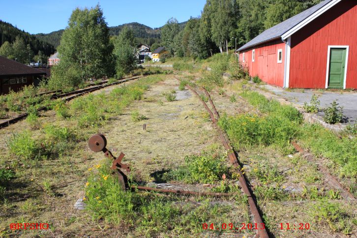 Reste der Eisenbahn in Rødberg