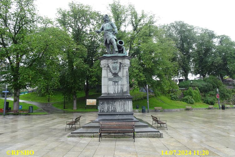 Oslo, Rådhusplassen − Tordenskioldsstatuen